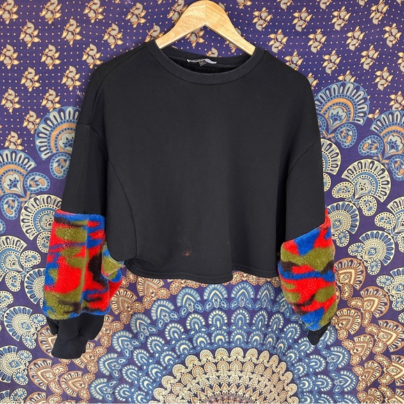 Cropped funky sweater - Picture 1 of 11